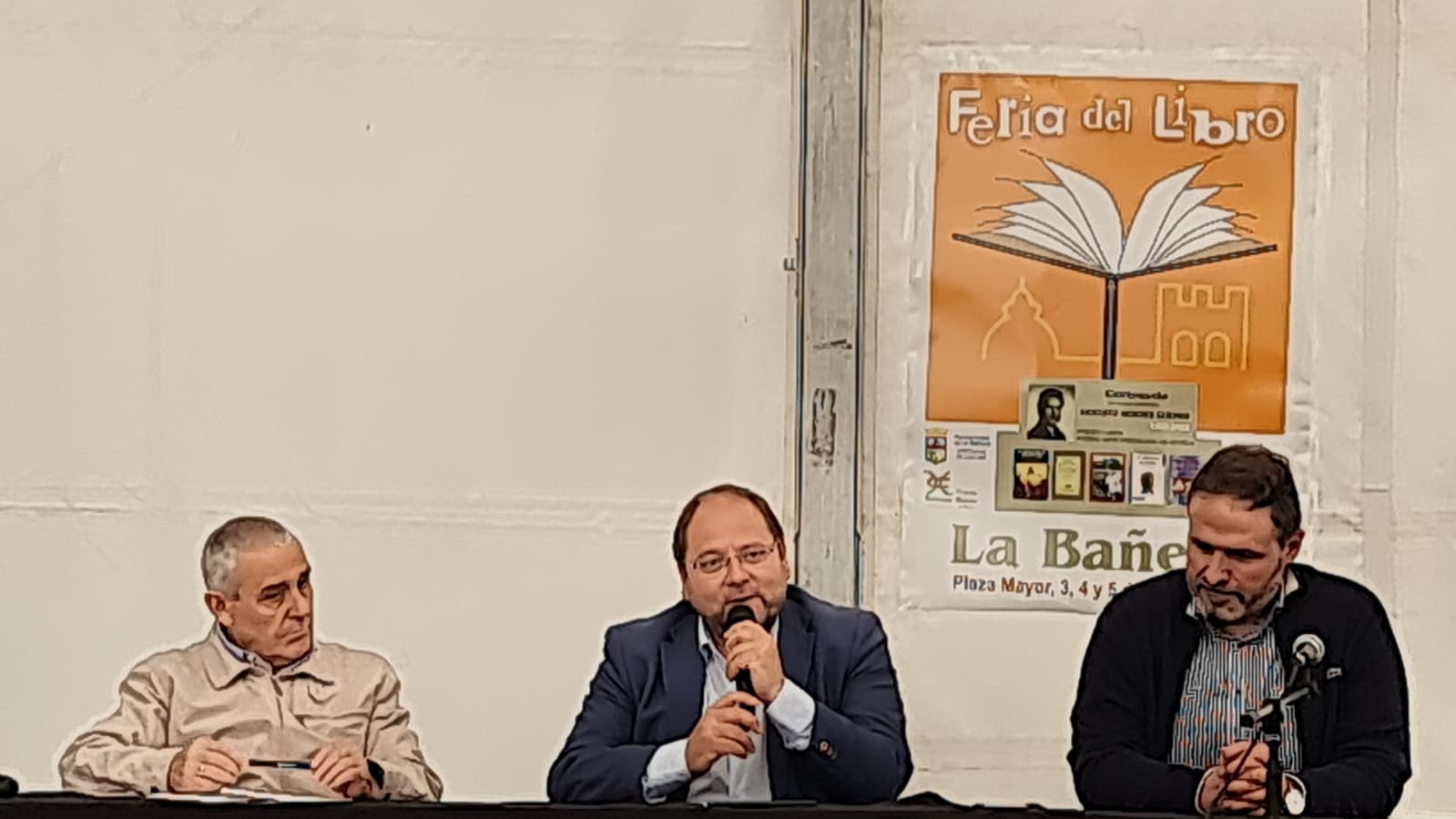 Fotos: Feria del Libro en La Bañeza