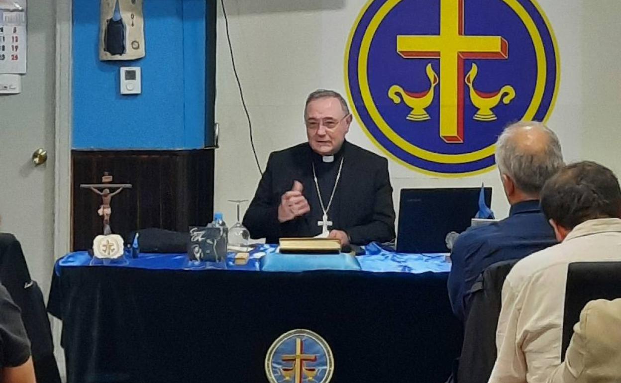 El obispo de León, Luis Ángel de las Heras, en la jornada de 'Sin perder el paso'.