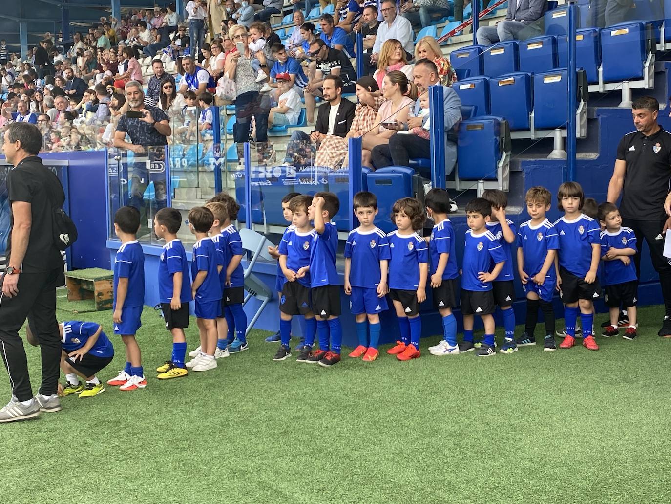 La SD Ponferradina celebra una gran fiesta en el estadio de El Toralín para conmemorar sus cien años de vida. 