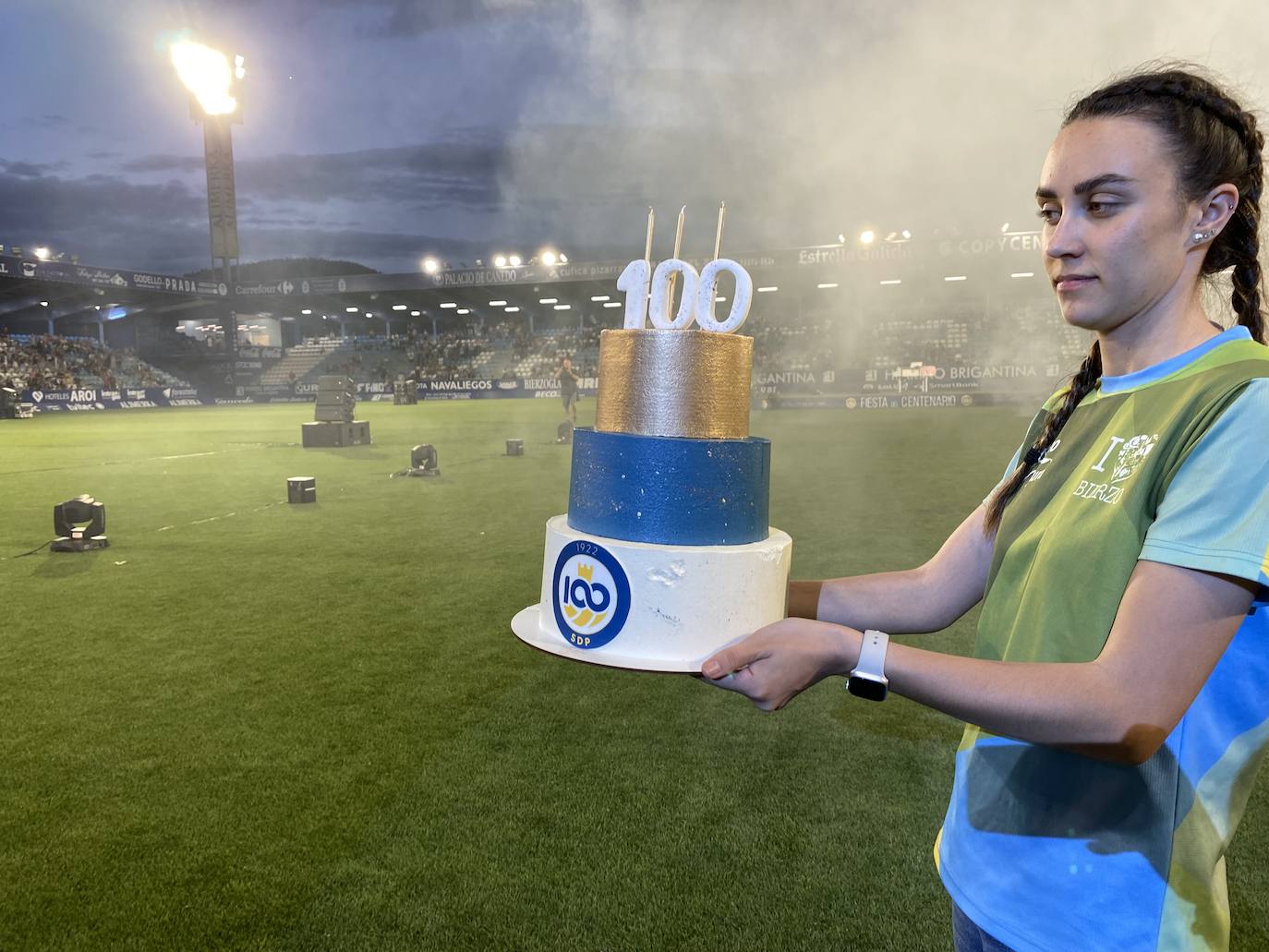 La SD Ponferradina celebra una gran fiesta en el estadio de El Toralín para conmemorar sus cien años de vida. 