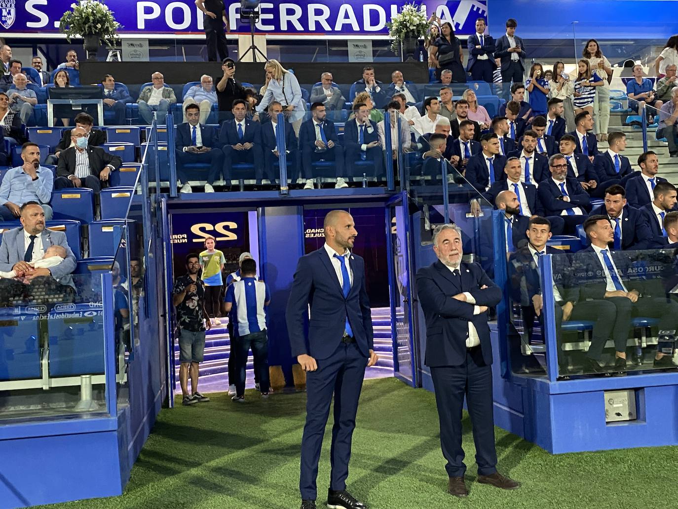 La SD Ponferradina celebra una gran fiesta en el estadio de El Toralín para conmemorar sus cien años de vida. 