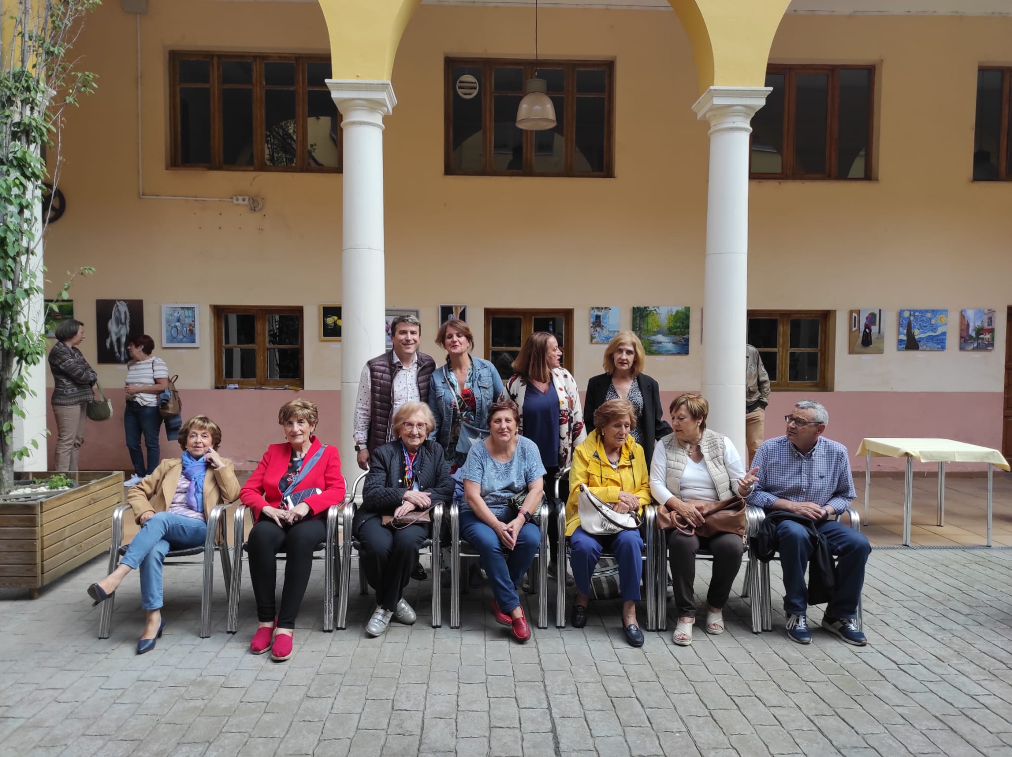 Los alumnos de la Escuela de Pintura del Recreo exponen en el Patio de su sede social en San Marcelo