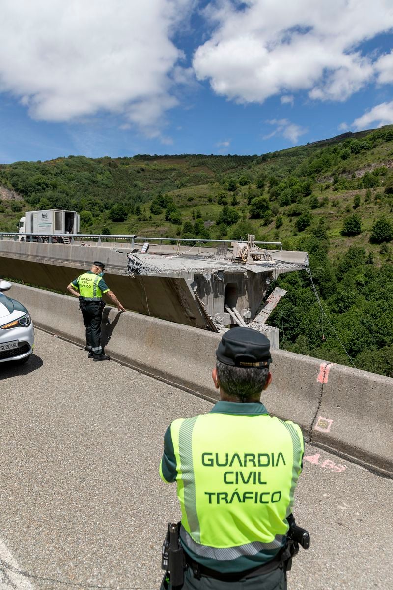 Derrumbe de parte del viaducto del Castro en el municipio de Vega de Valcarce.