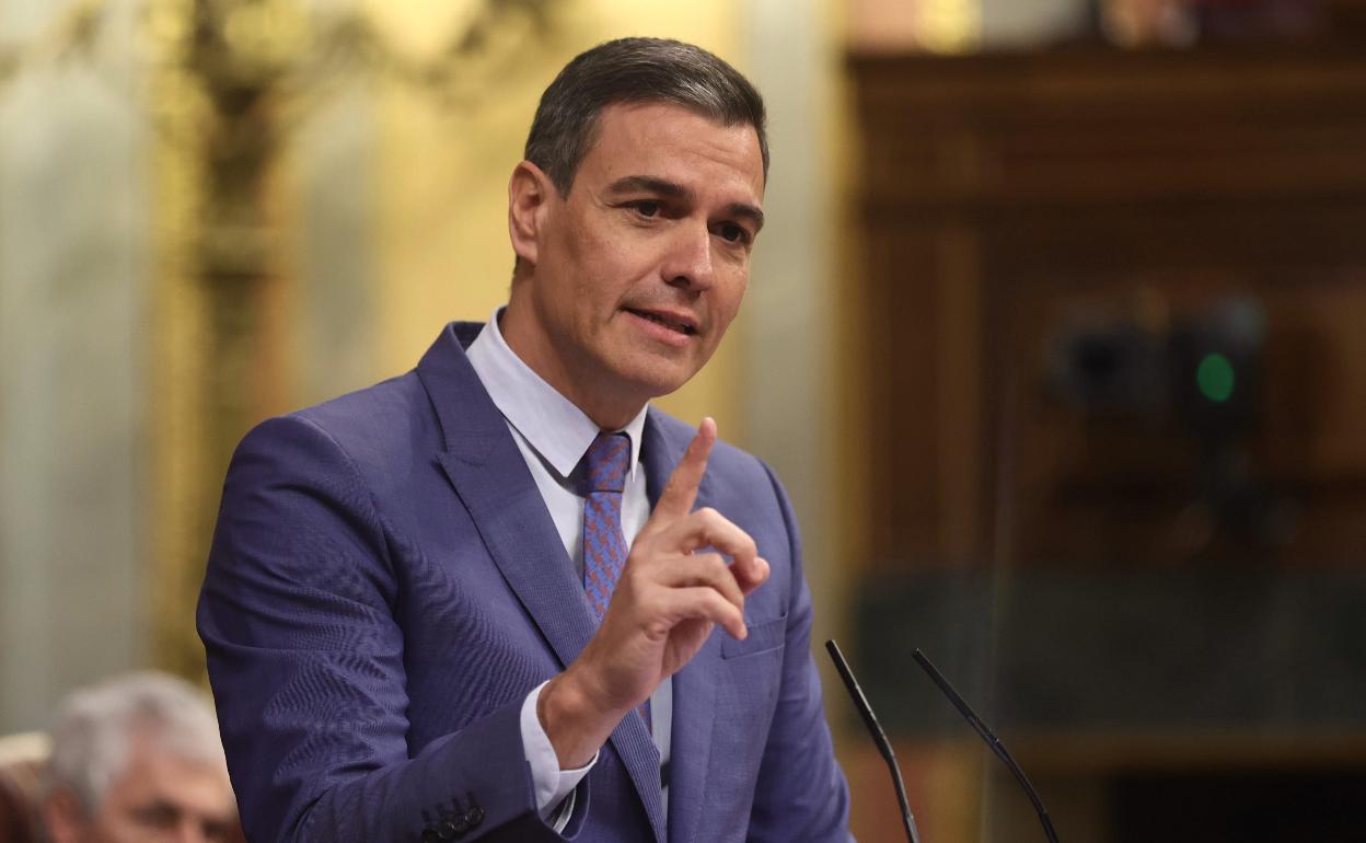 El presidente del Gobierno, Pedro Sánchez, interviene en una sesión plenaria en el Congreso de los Diputados, a 8 de junio de 2022 