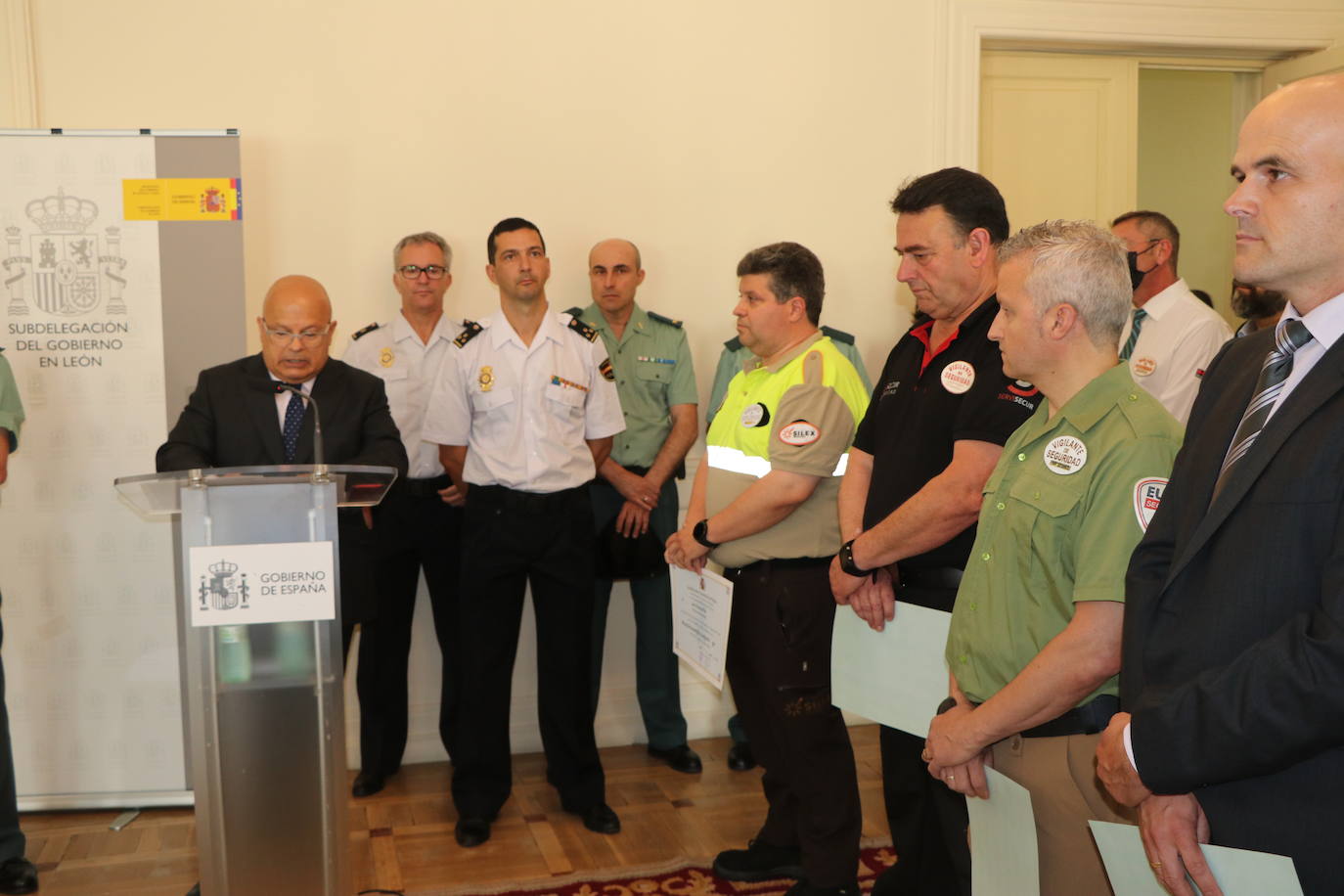 Acto de la entrega de menciones honoríficas a profesionales de seguridad privada.