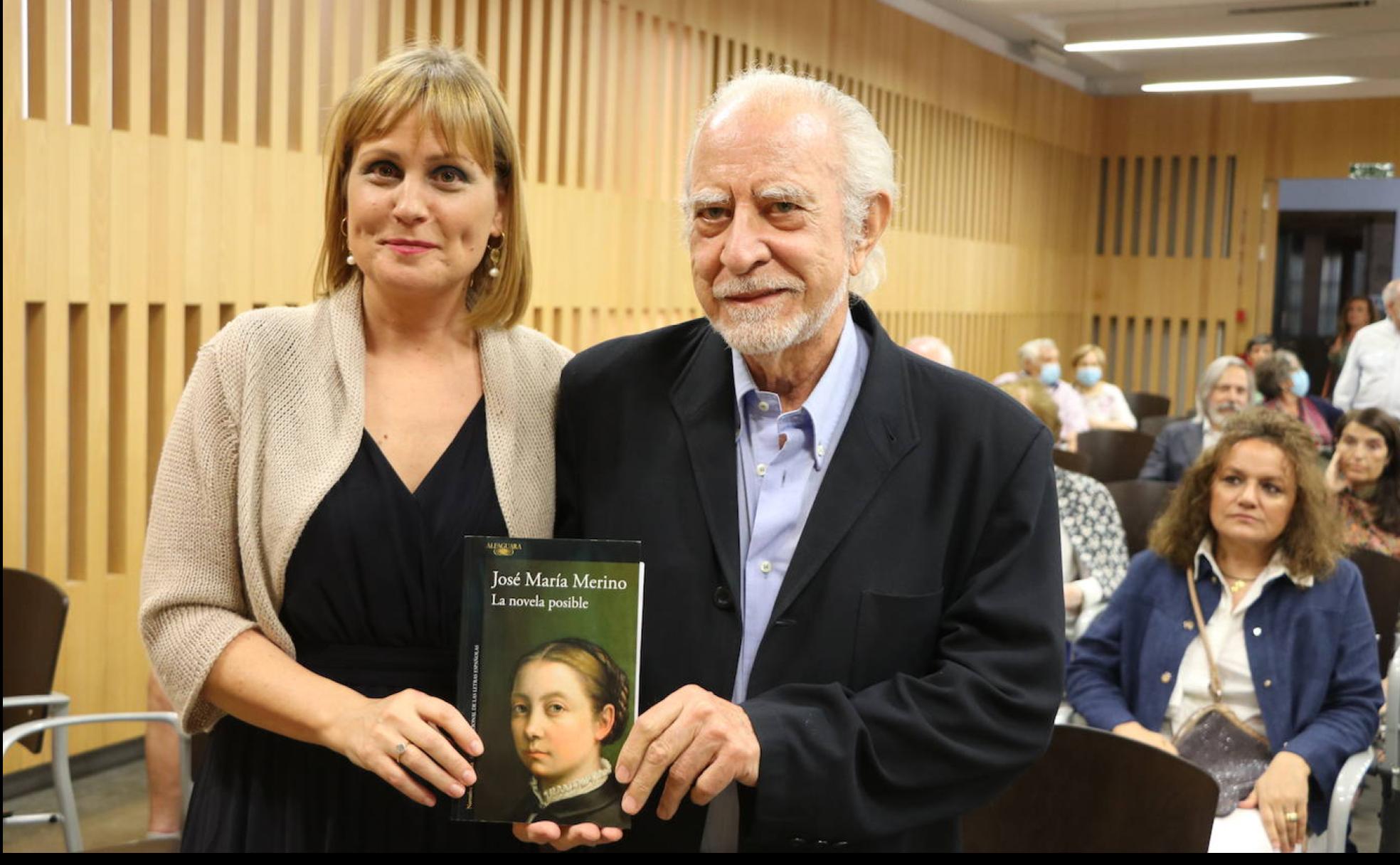 Natalia Álvarez y José María Merino presentan en León 'La novela posible'. 