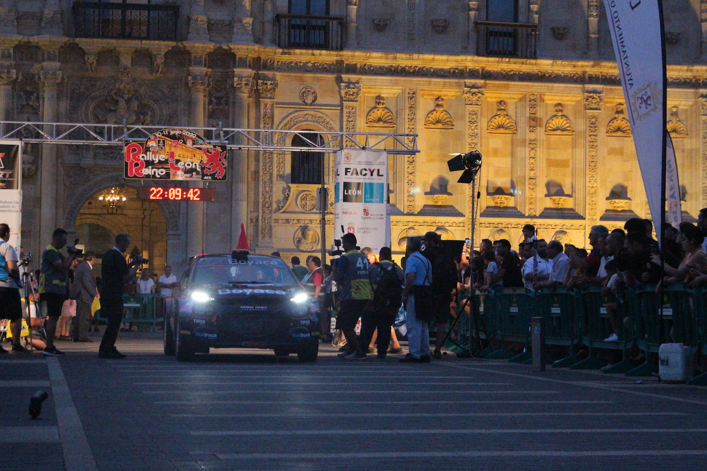 Fotos: Comienzan a rugir los motores en León