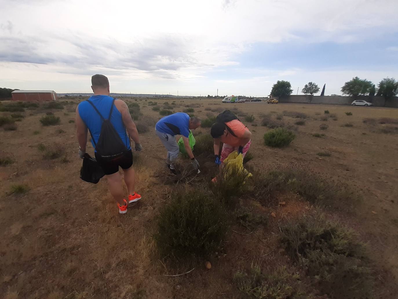 La alcaldesa de San Andrés del Rabanedo, Camino Cabañas, y el concejal de Medio Ambiente, Manuel Ángel García Aller se suman a la campaña.
