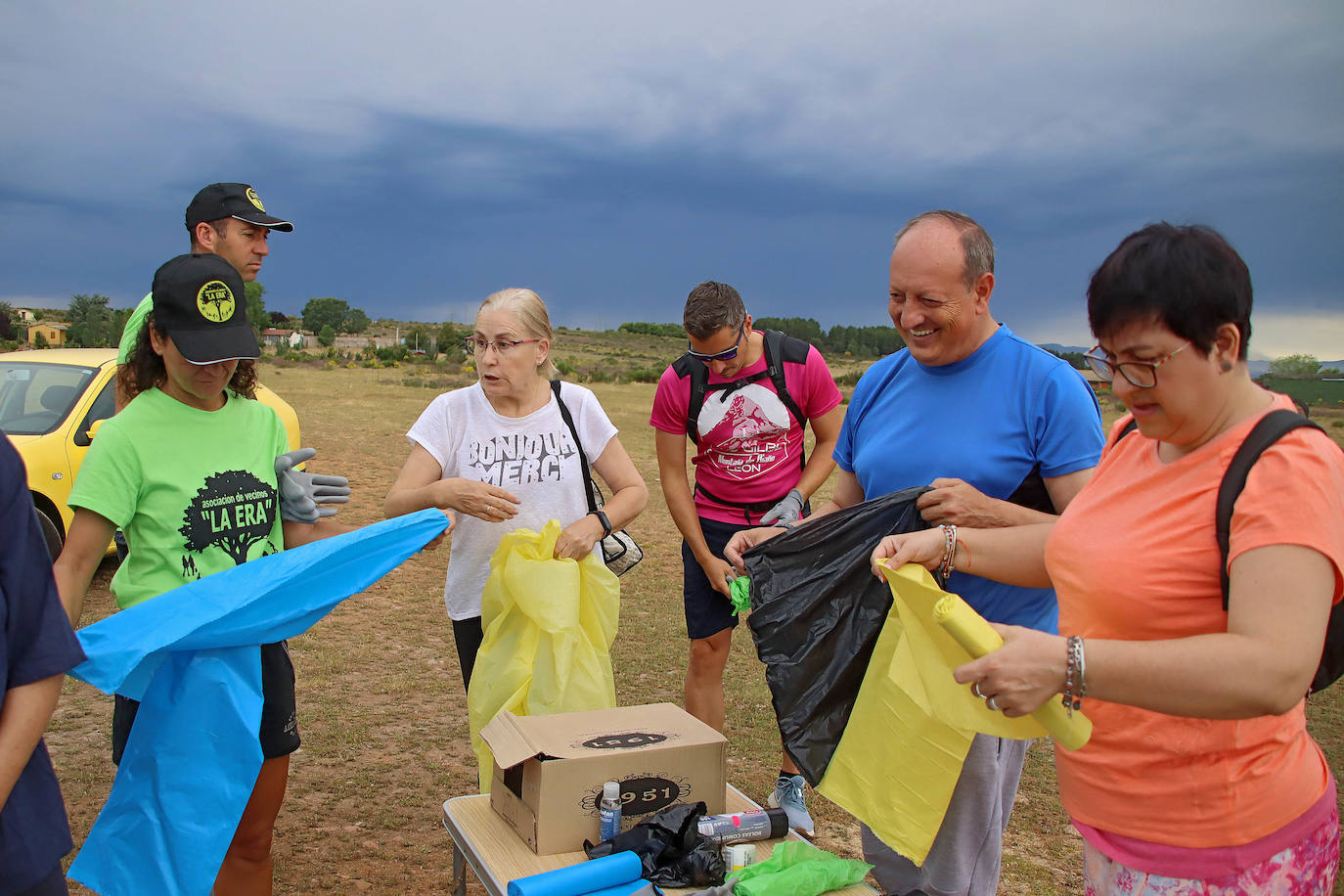 La alcaldesa de San Andrés del Rabanedo, Camino Cabañas, y el concejal de Medio Ambiente, Manuel Ángel García Aller se suman a la campaña.