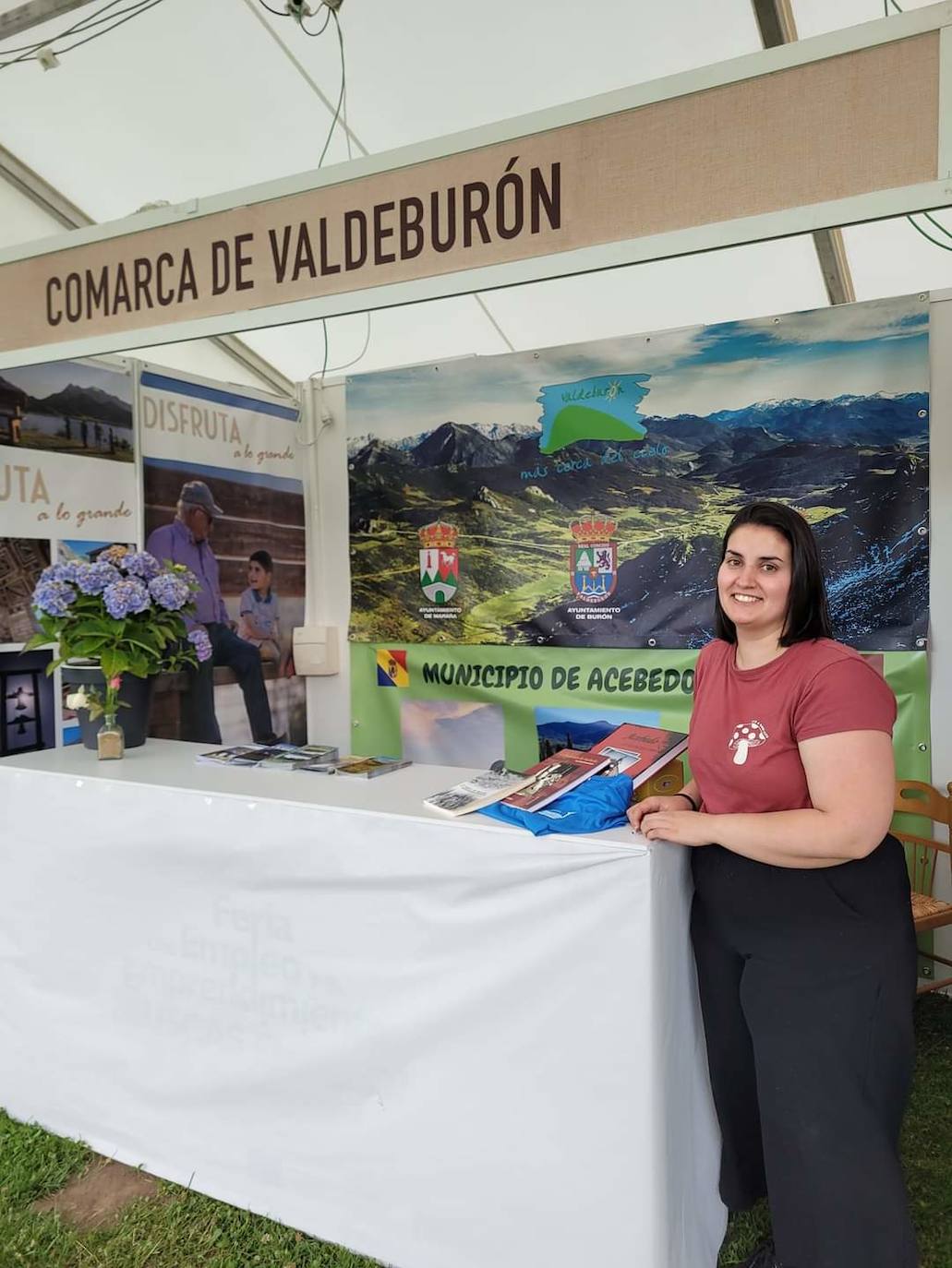 Boñar muestra lo mejor de la montaña leonesa en la 'IV Feria de la Montaña'. La Feria de la Montaña Leonesa vive su puesta de largo en una edición con tresjornadas y El Soto de Boñar como escenario. Los visitantes podrán disfrutar de una veintena de actividades y 17 expositores. 