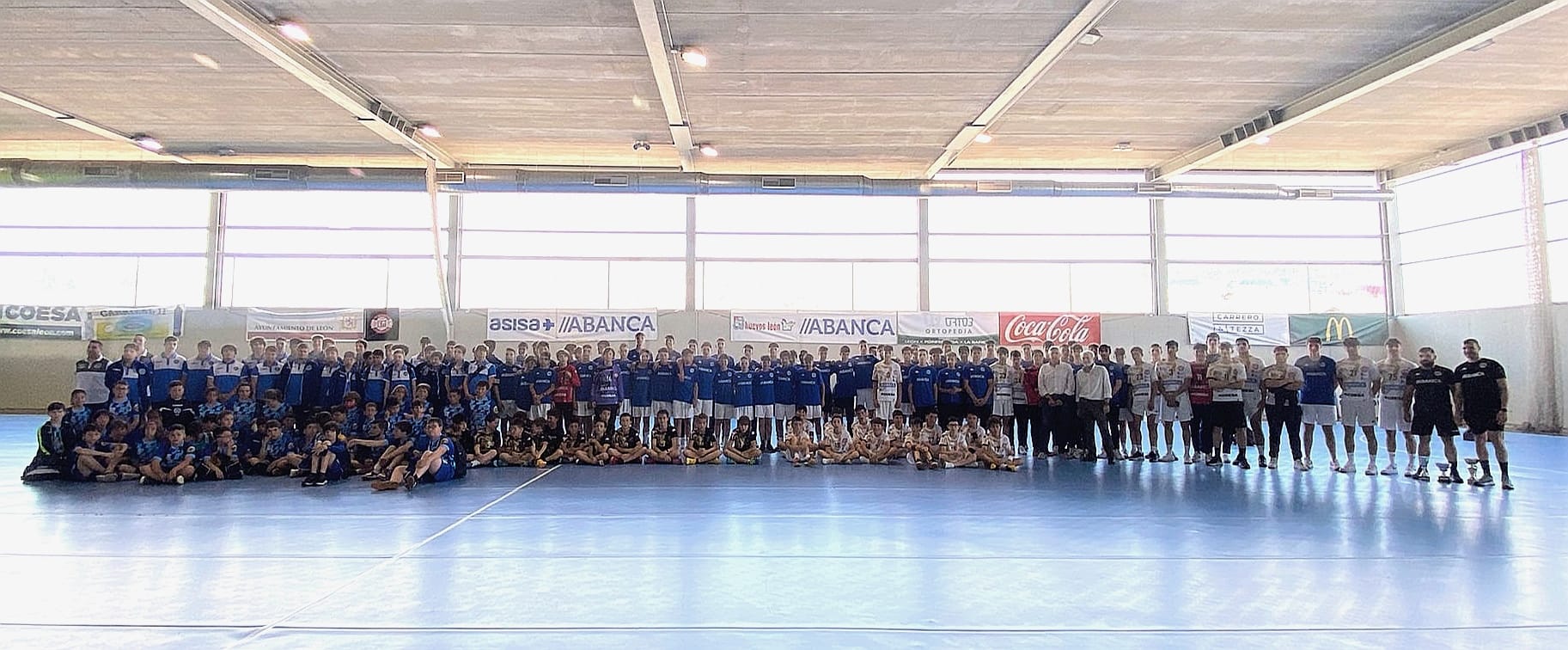 Equipos del Abanca Ademar cierran la temporada desde categoría benjamín a juvenil ante el Balonmano Base Oviedo y el Balonmano Burgos