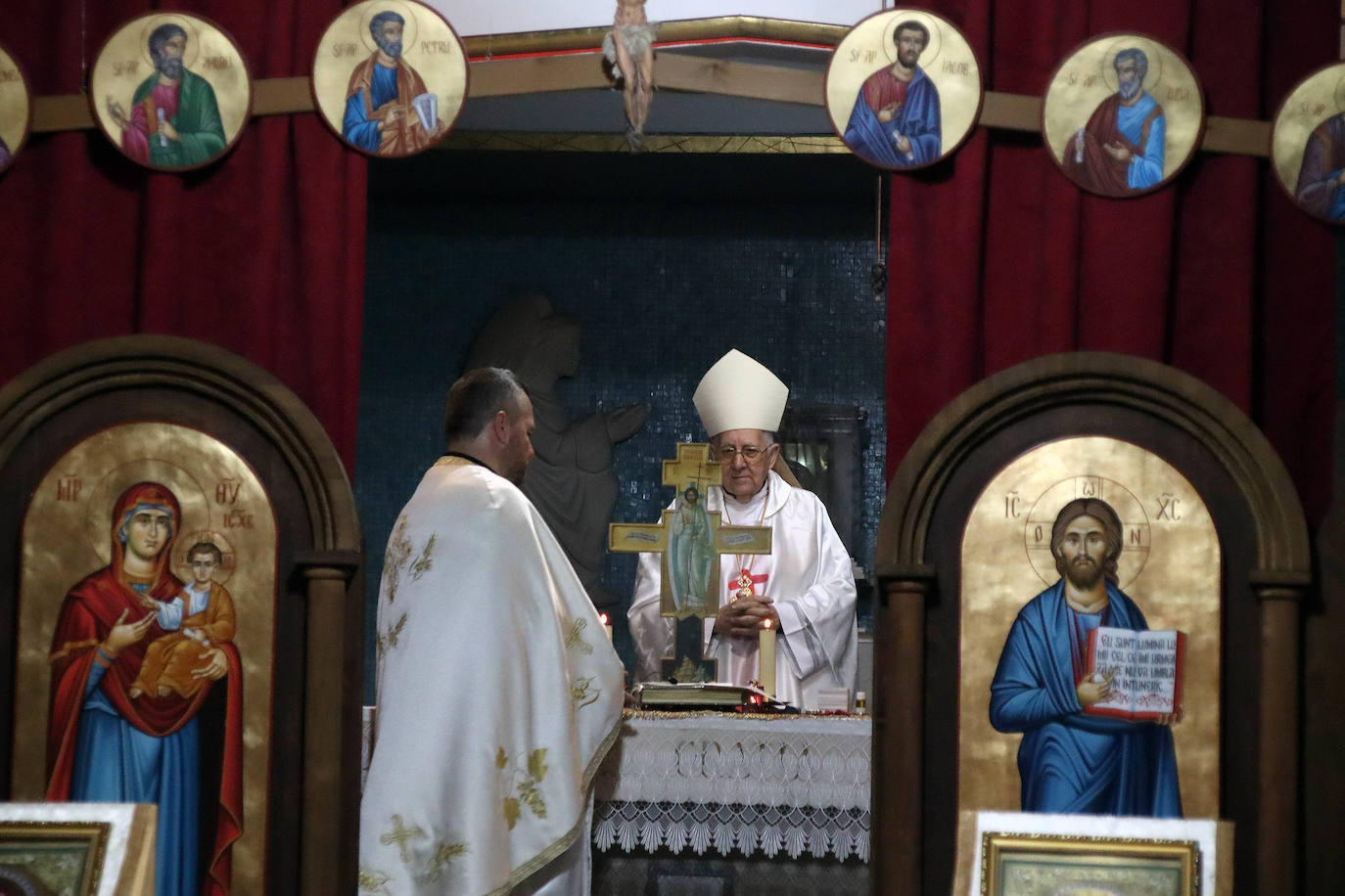 Celebración de la fiesta de Pentecostés por el rito oriental. 