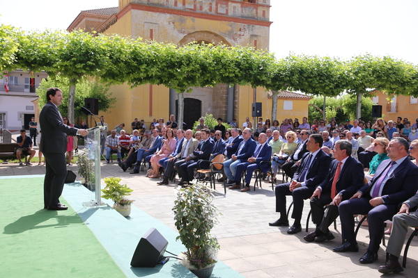Presentación del Fondo de Cohesión de la Junta de Castilla y León en el municipio zamorano de Villalazán. 