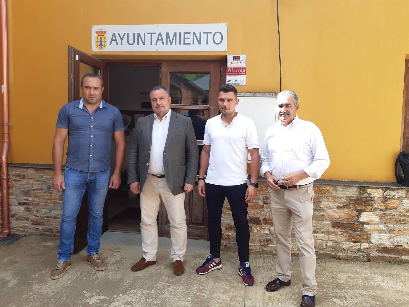 Eduardo Morán ha realizado una visita institucional a los municipios bercianos de Villafranca, Trabadelo y Vega de Valcarce