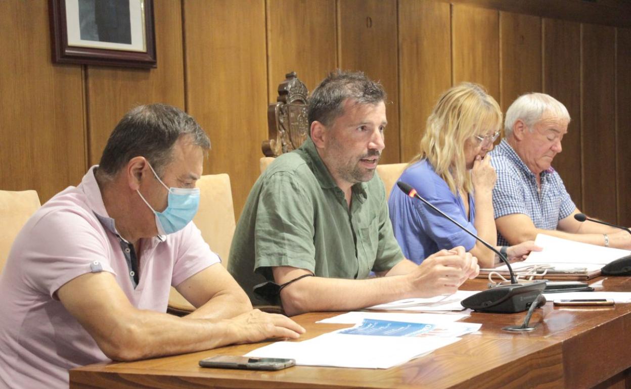Un instante de la rueda de prensa de este martes en el Ayuntamiento de Ponferrada. 
