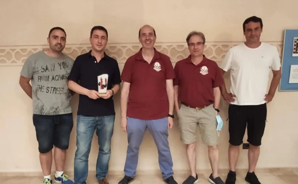 El club Dama Park de León, campeón autonómico de ajedrez