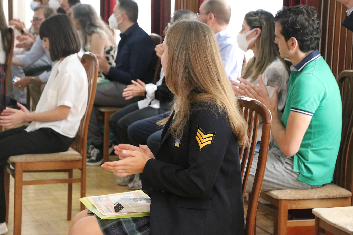 La Subdelegació nde Defensa acoge la entrega de premios de la IX edición del concurso literario escolar 'Carta a un Militar Español' | El jurado reconoce la «emoción y calidad literaria» de las cinco cartas premiadas de alumnas de institutos de la provincia 