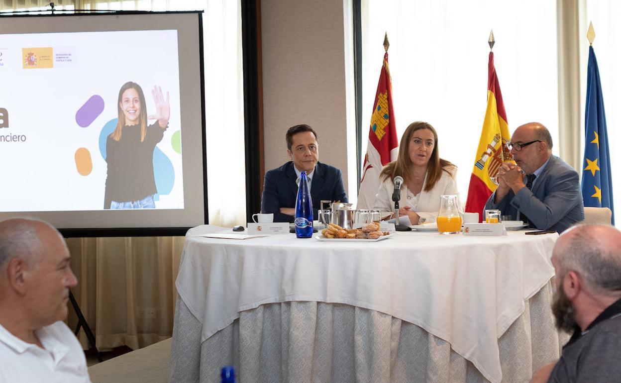 Reunión del consejero delegado de Enisa y responsables del sector empresarial soriano. 