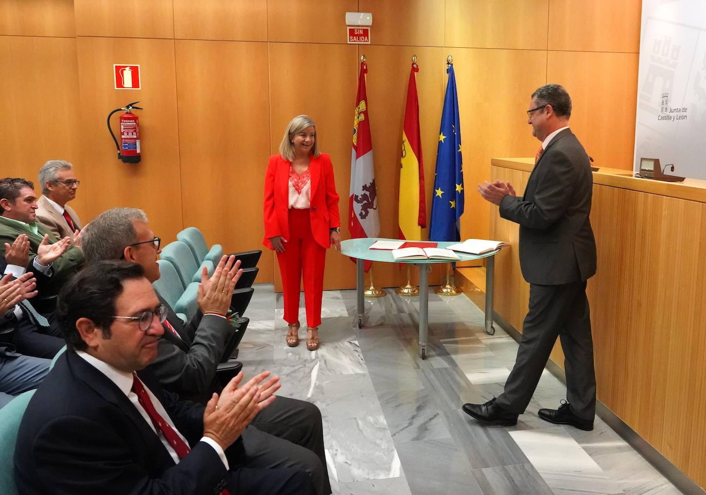 Teresa Rodríguez toma posesión como nueva directora de Producción Agrícola y Ganadera.