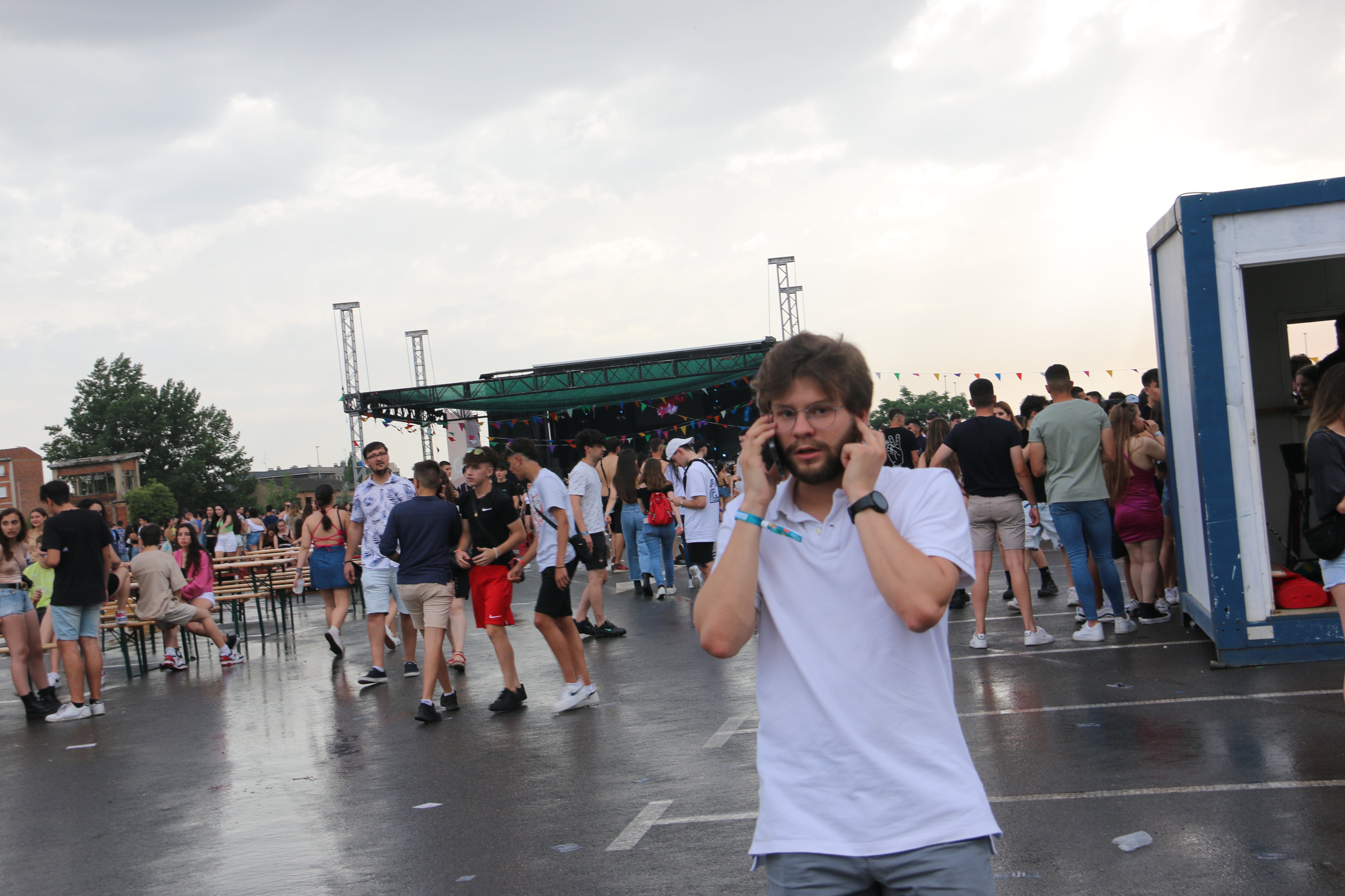 El Monoloco Fest acoge una segunda edición con casi 8.000 jóvenes congregados en el Palacio de exposiciones de León. 