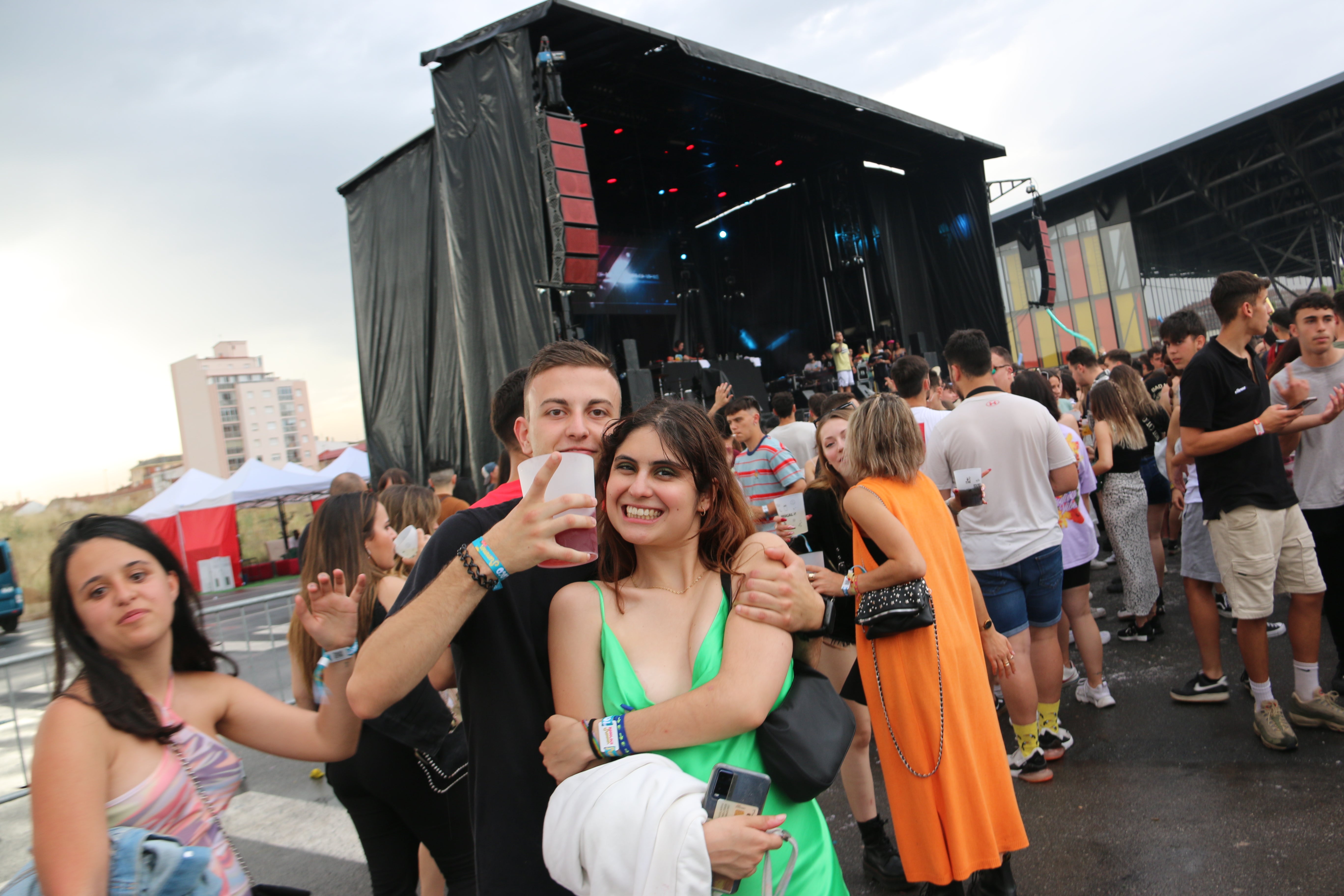 El Monoloco Fest acoge una segunda edición con casi 8.000 jóvenes congregados en el Palacio de exposiciones de León. 