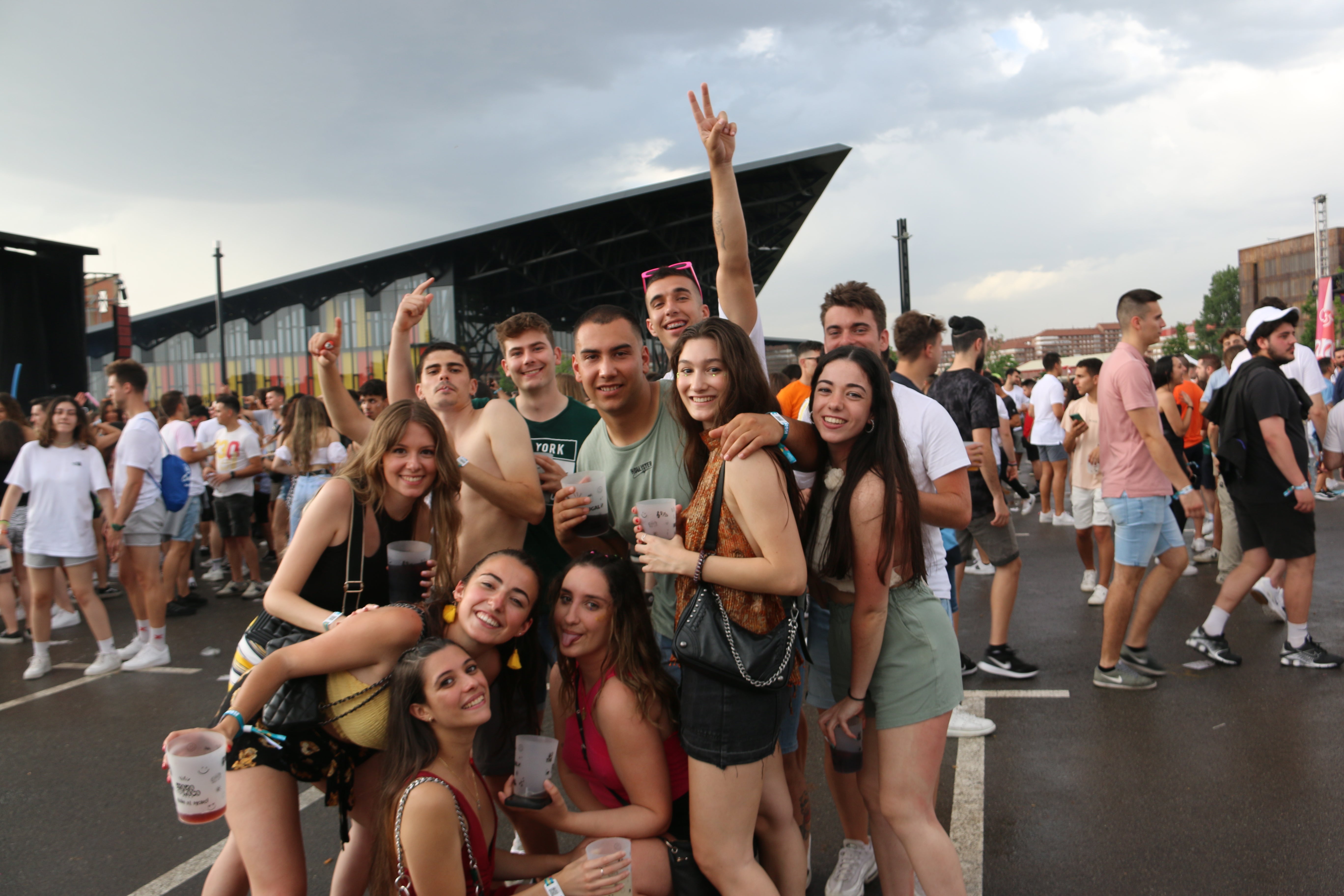 El Monoloco Fest acoge una segunda edición con casi 8.000 jóvenes congregados en el Palacio de exposiciones de León. 