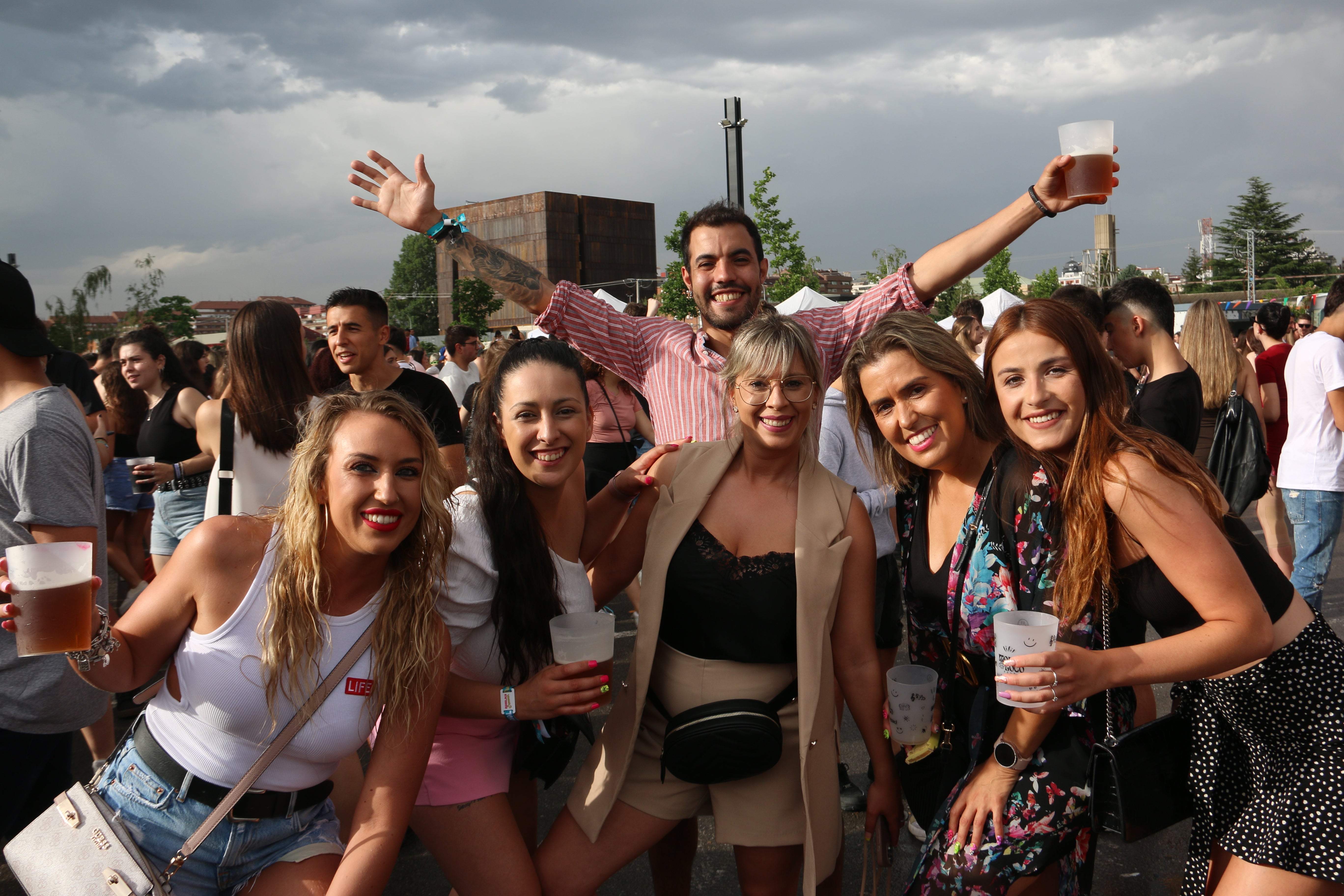 El Monoloco Fest acoge una segunda edición con casi 8.000 jóvenes congregados en el Palacio de exposiciones de León. 