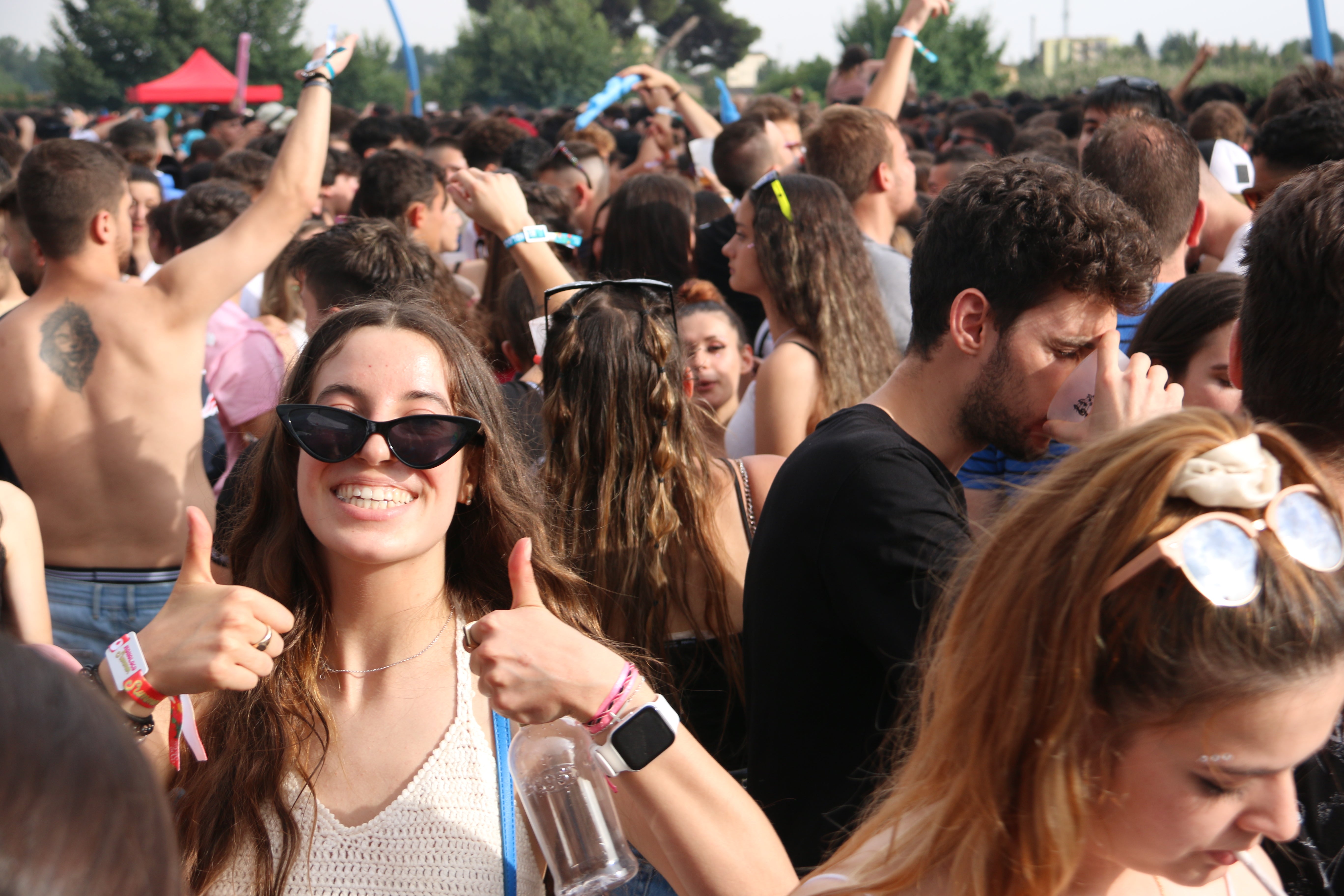 El Monoloco Fest acoge una segunda edición con casi 8.000 jóvenes congregados en el Palacio de exposiciones de León. 