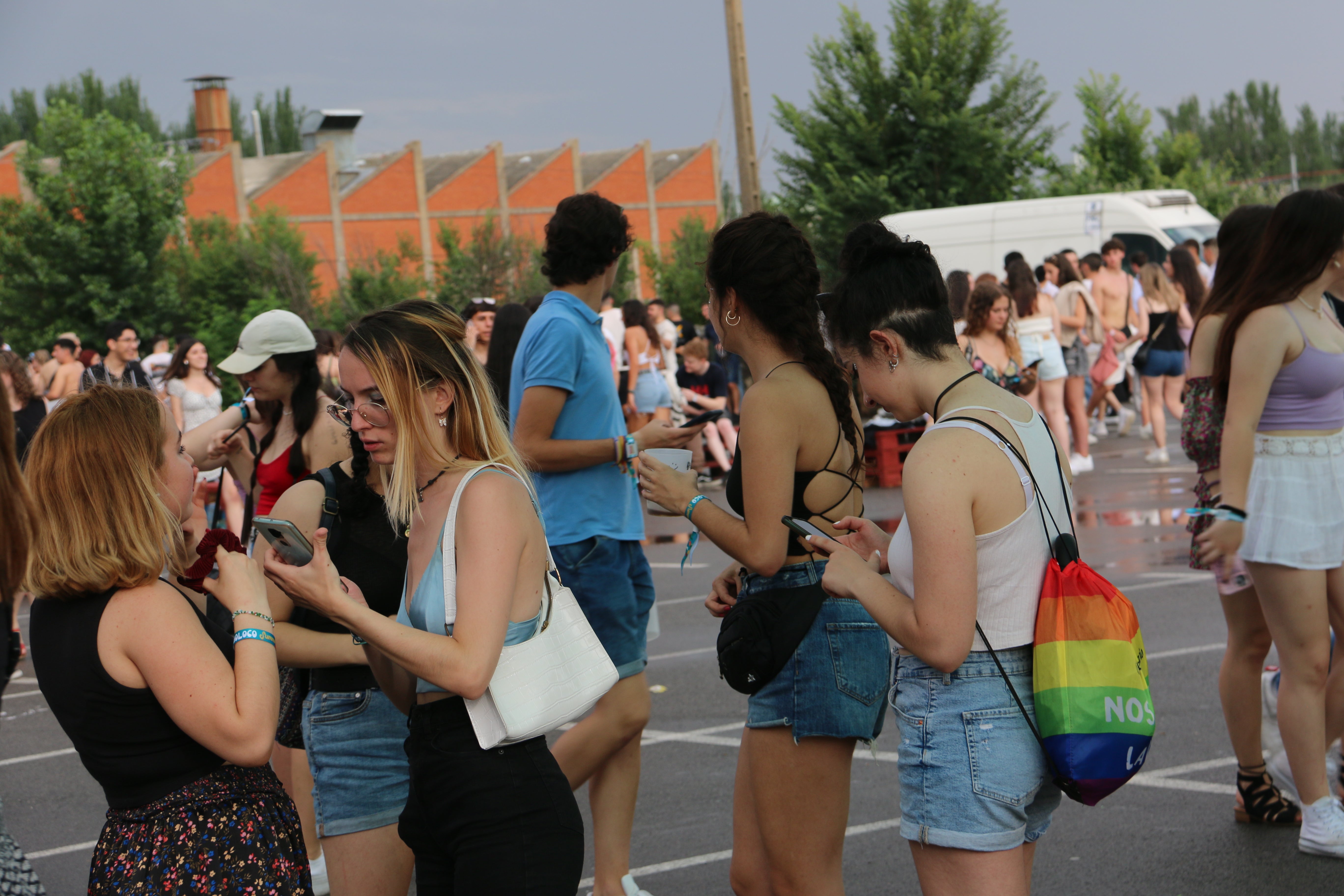 El Monoloco Fest acoge una segunda edición con casi 8.000 jóvenes congregados en el Palacio de exposiciones de León. 