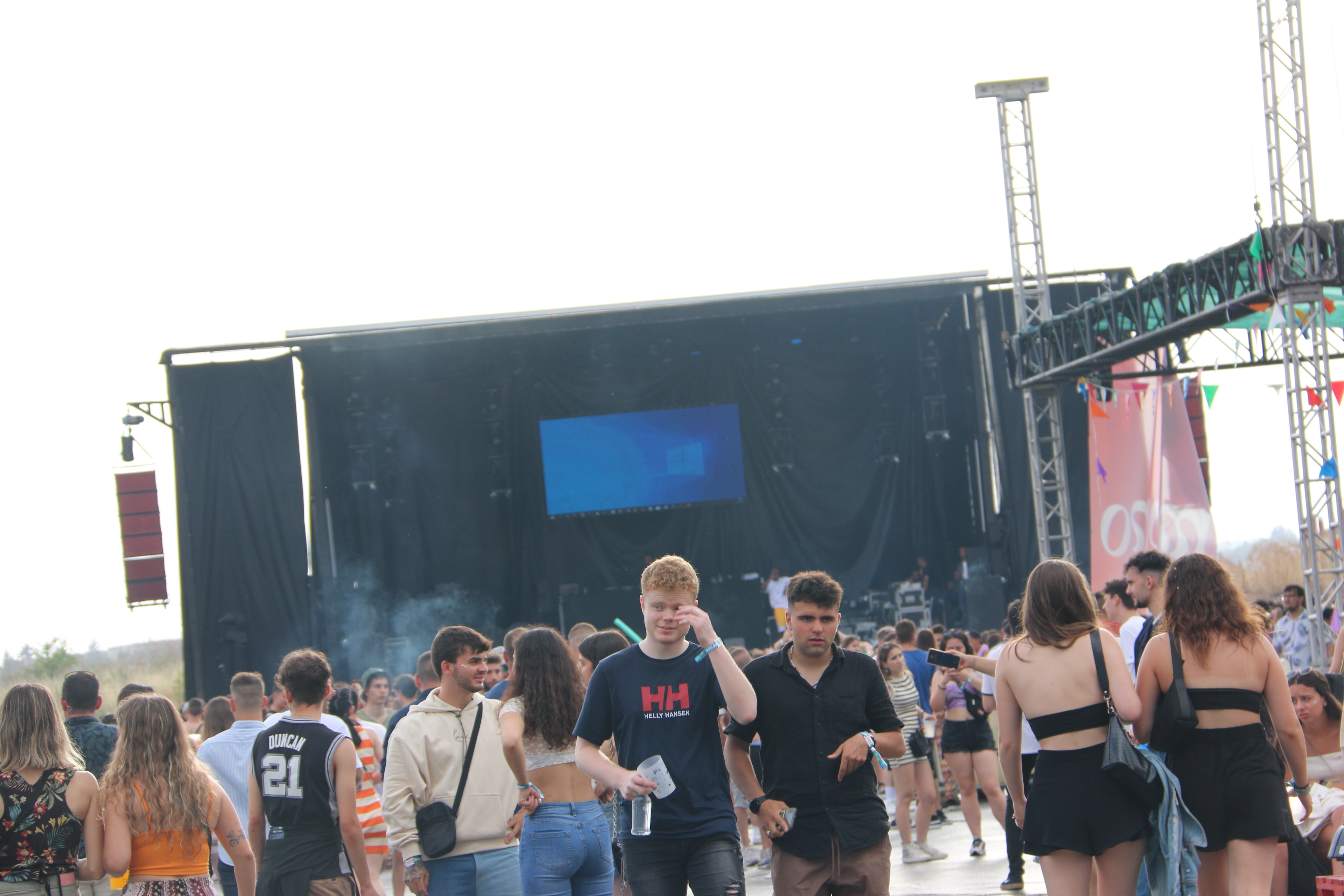 El Monoloco Fest acoge una segunda edición con casi 8.000 jóvenes congregados en el Palacio de exposiciones de León. 