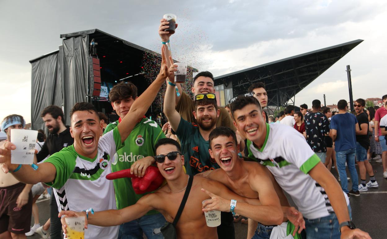 El Monoloco Fest acoge una segunda edición con casi 8.000 jóvenes congregados en el Palacio de exposiciones de León. 