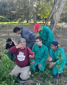 Imagen secundaria 2 - Balance positivo en las prácticas de los alumnos del IES Juan del Enzina en la Escuela de Agrícolas