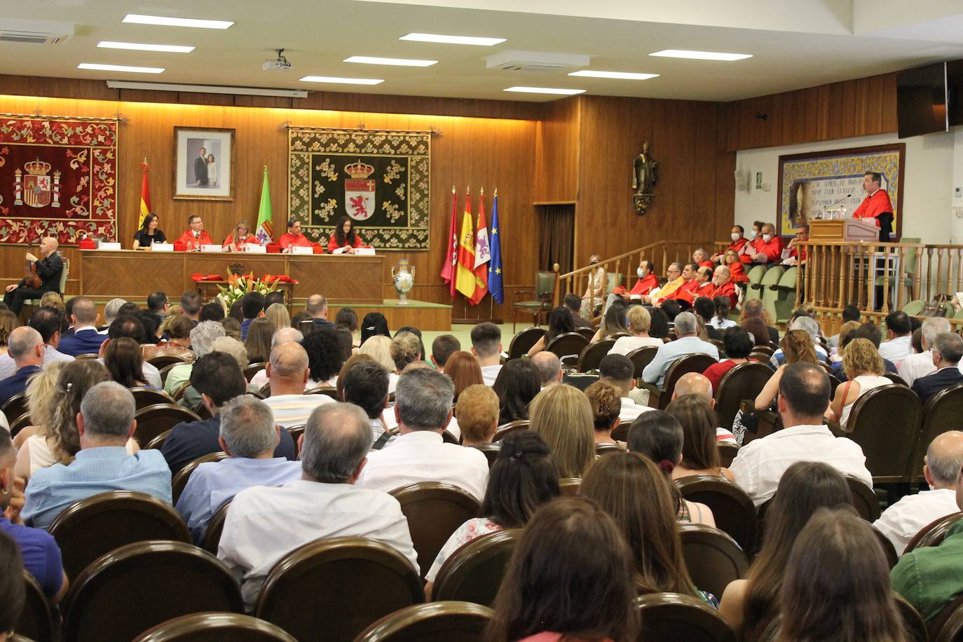 Fotos: Graduación de Derecho en la ULE