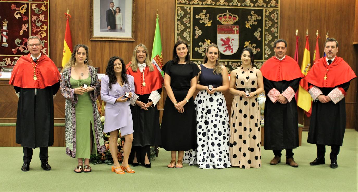 Fotos: Graduación de Derecho en la ULE