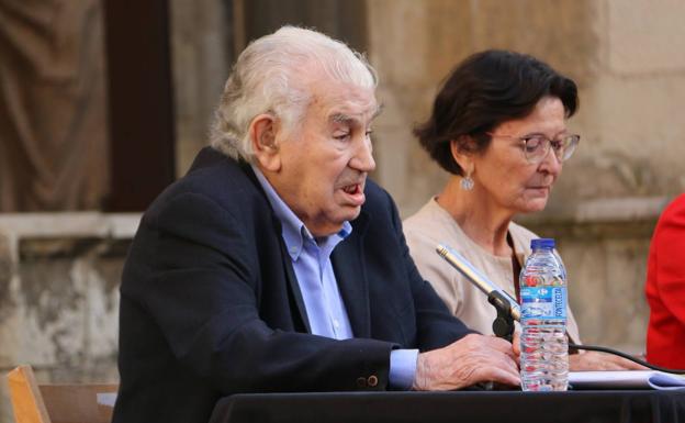 Antonio Gamoneda, durante el ciclo 'Poemas en el Claustro'. 