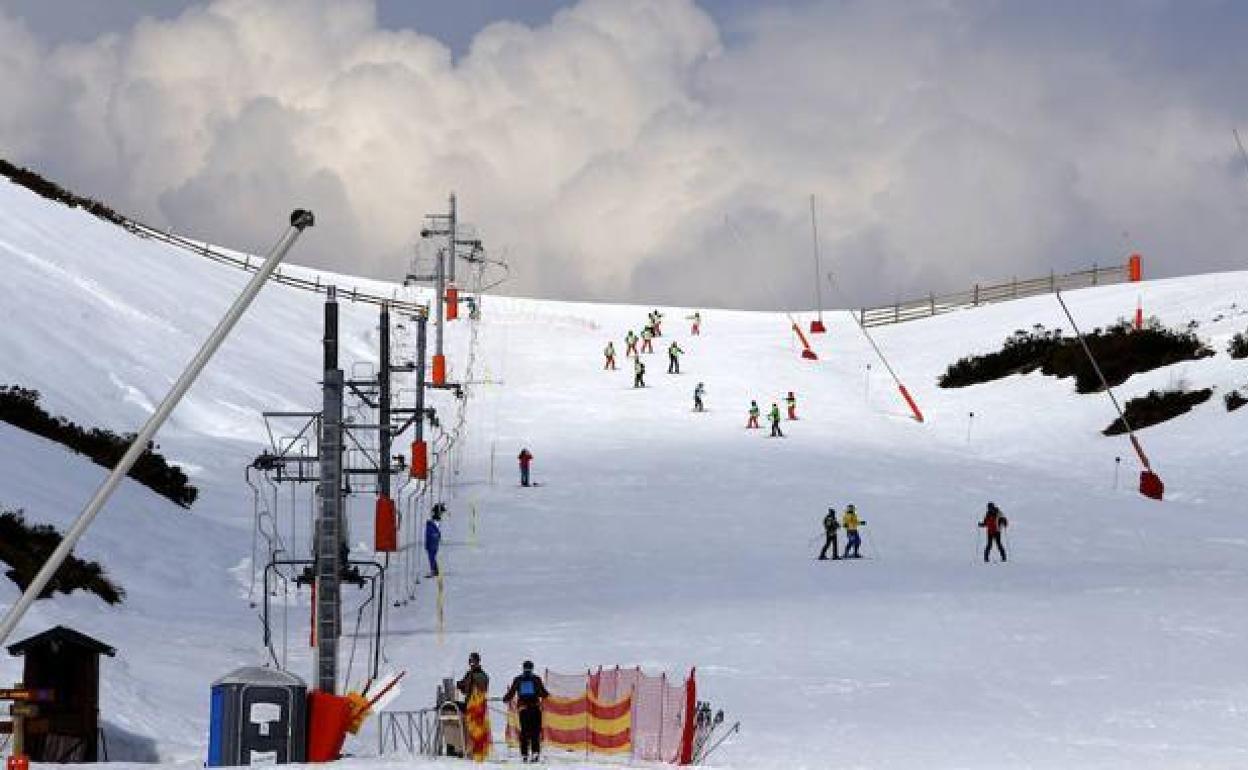 Instalaciones de la Estación Invernal de Leitariegos.