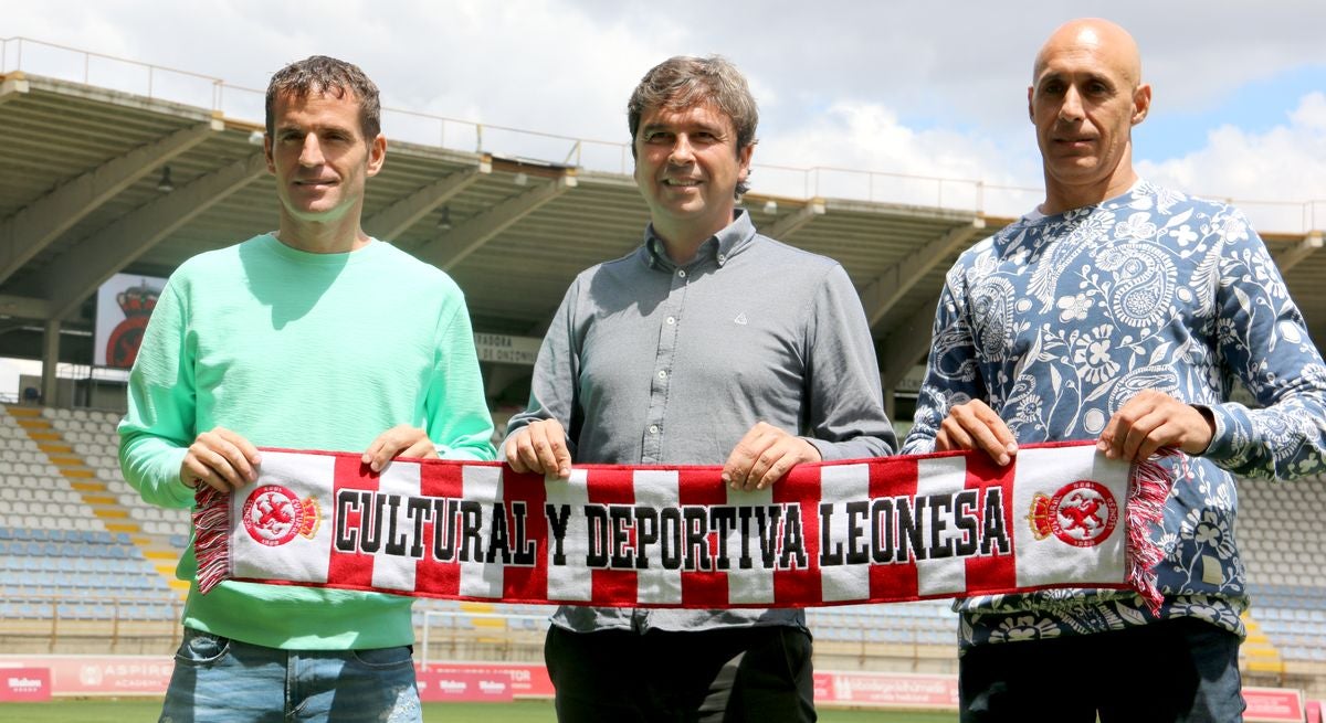 El técnico bilbaíno ha sido presentado como nuevo entrenador de la Cultural.