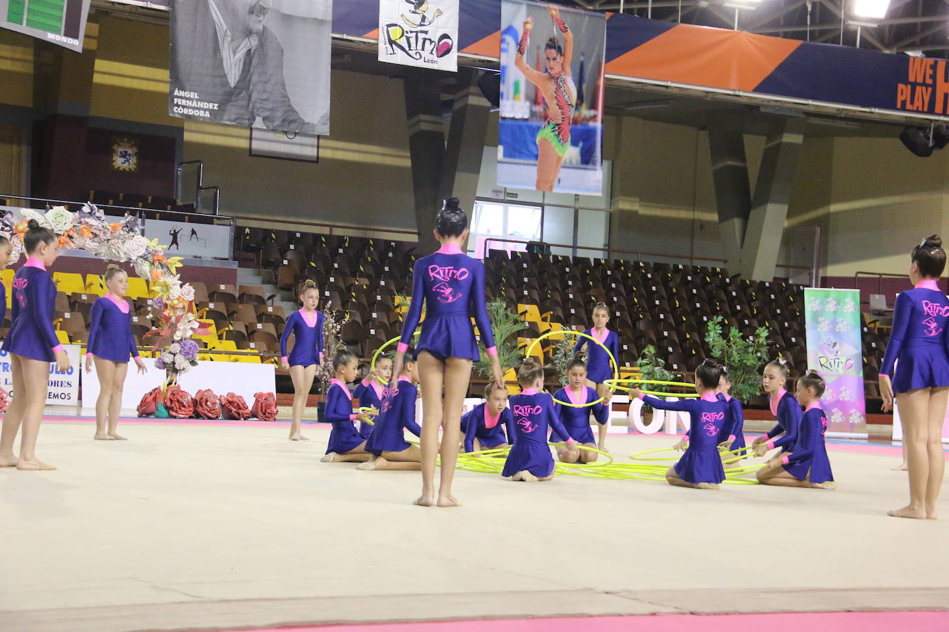 En torno a 150 gimnastas del club leonés se dan cita en el evento con el que se cierra el curso en el Palacio de los Deportes de León con exhibiciones y distintos ejercicios