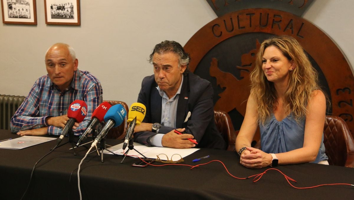 La Cultural y el Atlético Trobajo han firmado el convenio por el que los leoneses absorberán el equipo femenino del Trobajo