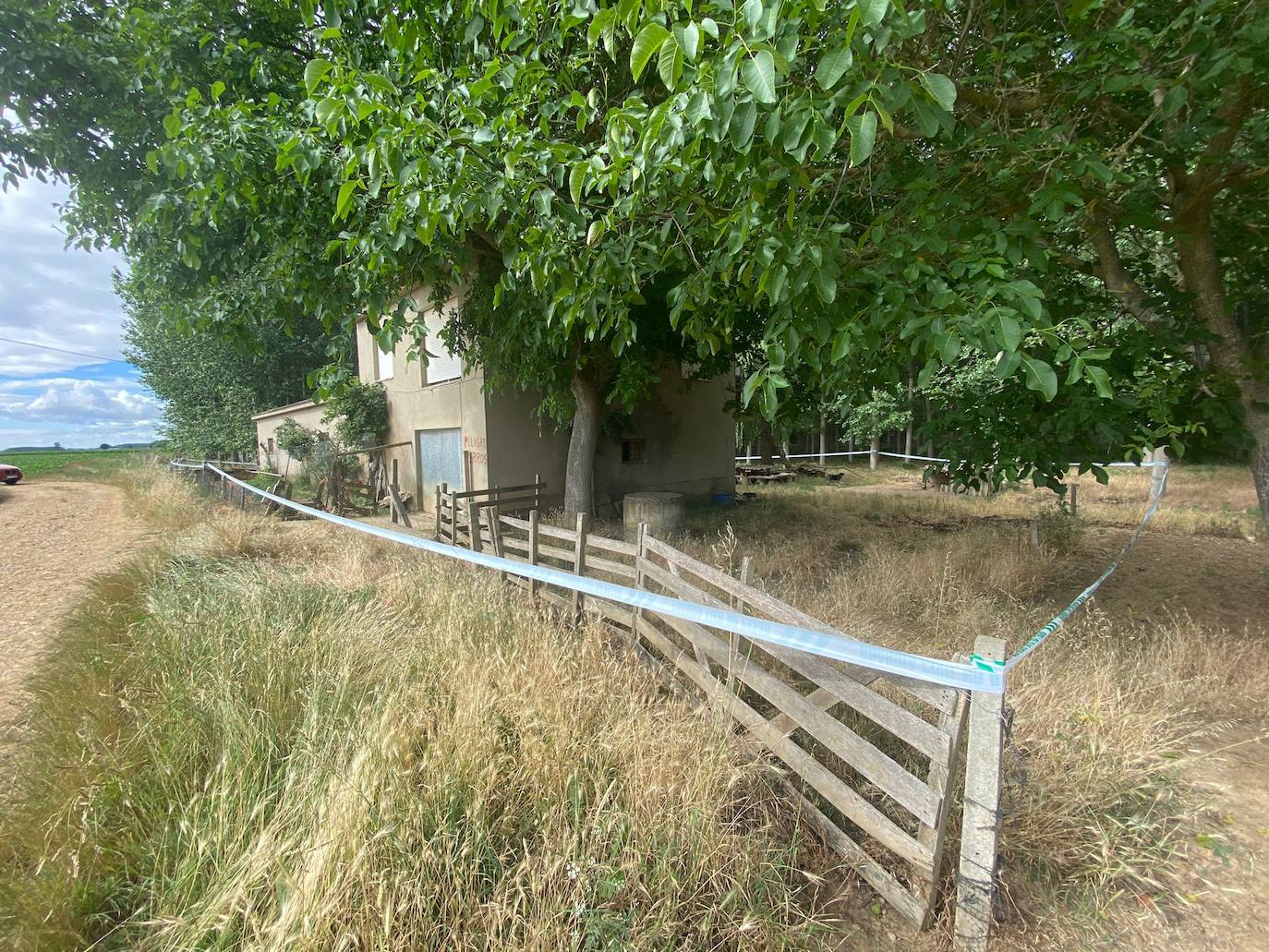 La Guardia Civil investiga la muerte de un hombre apuñalado en el cuello en Villagarcía de la Vega. 