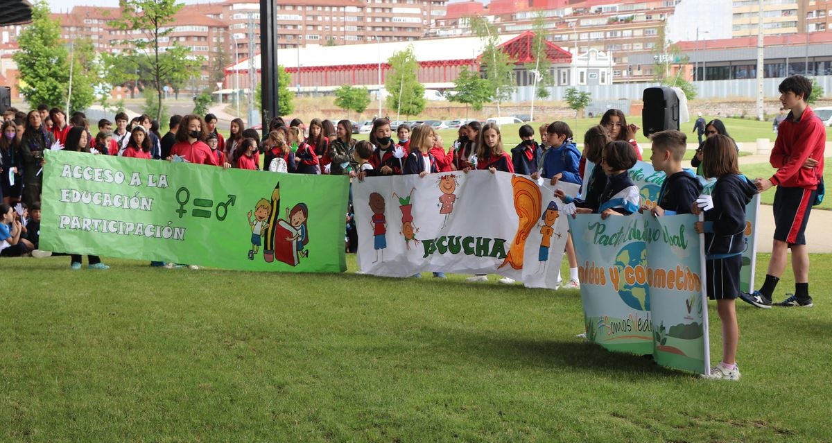 Centenares de alumnos de Carmelitas Sagrado Corazón, Carmelitas Nuestra Señora del Carmen, Discípulas y Divina Pastora participan en la adhesión de sus centros al Pacto Educativo Global