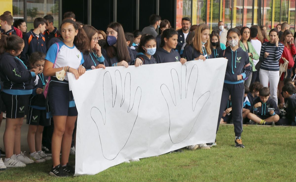 Centenares de alumnos de Carmelitas Sagrado Corazón, Carmelitas Nuestra Señora del Carmen, Discípulas y Divina Pastora participan en la adhesión de sus centros al Pacto Educativo Global