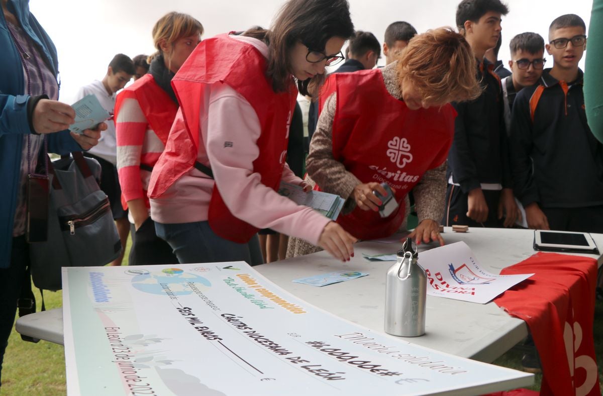 Centenares de alumnos de Carmelitas Sagrado Corazón, Carmelitas Nuestra Señora del Carmen, Discípulas y Divina Pastora participan en la adhesión de sus centros al Pacto Educativo Global