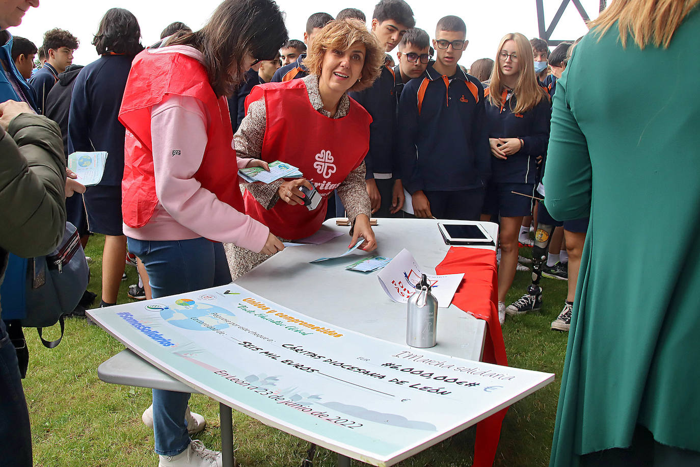 Centenares de alumnos de Carmelitas Sagrado Corazón, Carmelitas Nuestra Señora del Carmen, Discípulas y Divina Pastora participan en la adhesión de sus centros al Pacto Educativo Global