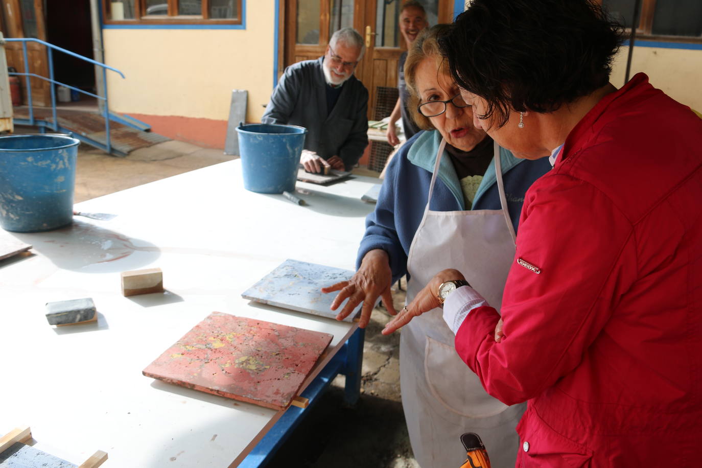 Este curso se ofertan 13 especialidades entre el 20 de junio y el 5 de agosto |Como novedad, dos profesores de la extinta escuela de restauración de Venecia imparten dos cursos de color y de estuco de mármol.