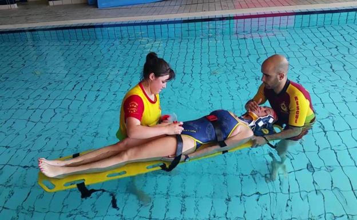 Deportistas de La Baañeza participan en el campeonato de España de salvamento y socorrismo.