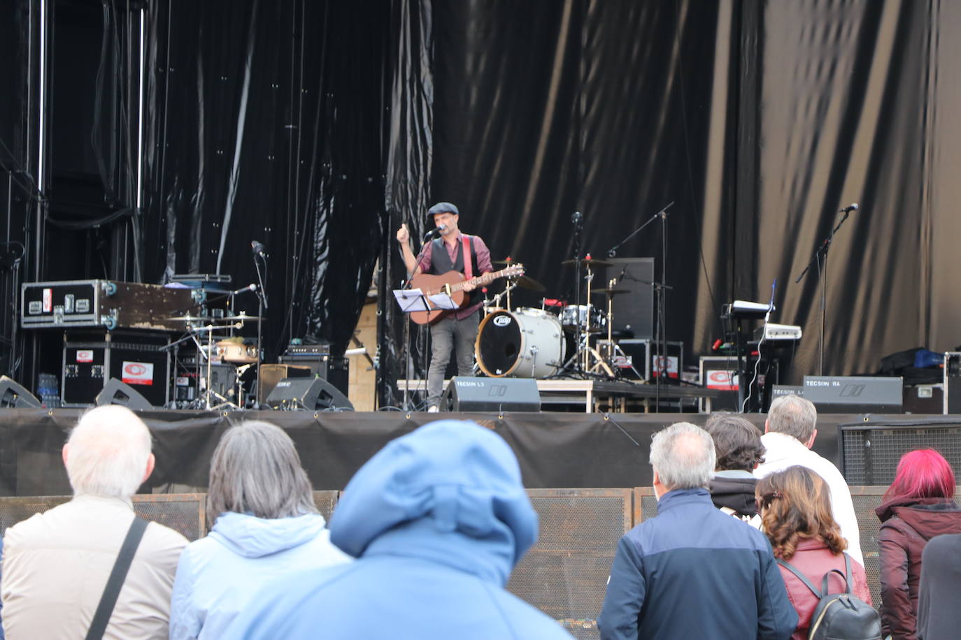 Humor y música mezclados para sacar la mejor sonrisa al público leonés