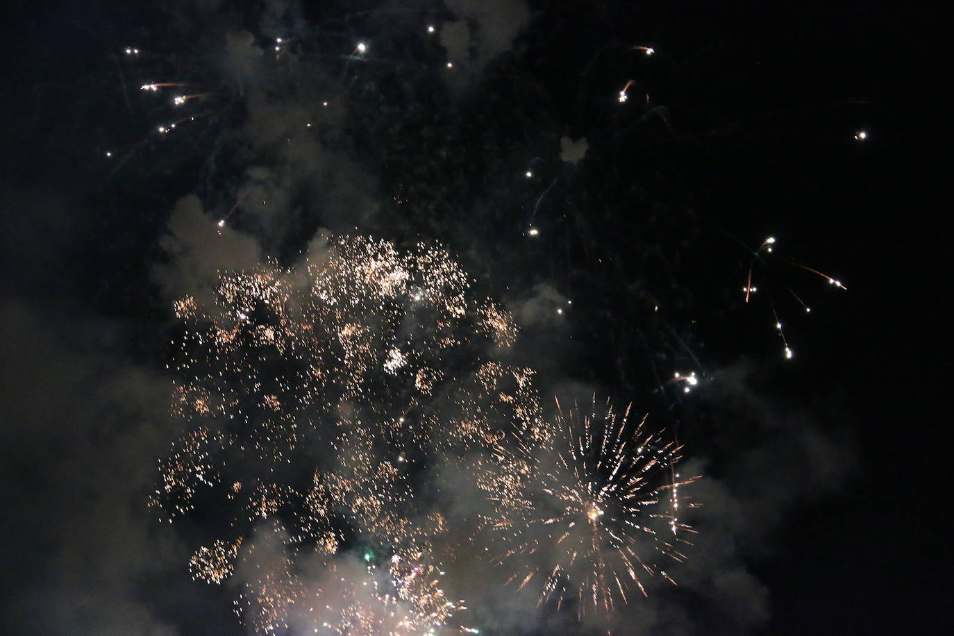 La lluvia hizo una pausa para León volviera a disfrutar de la noche más mágica 