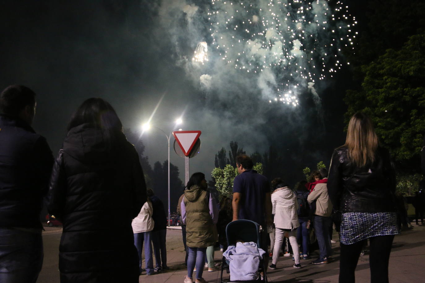 La lluvia hizo una pausa para León volviera a disfrutar de la noche más mágica 