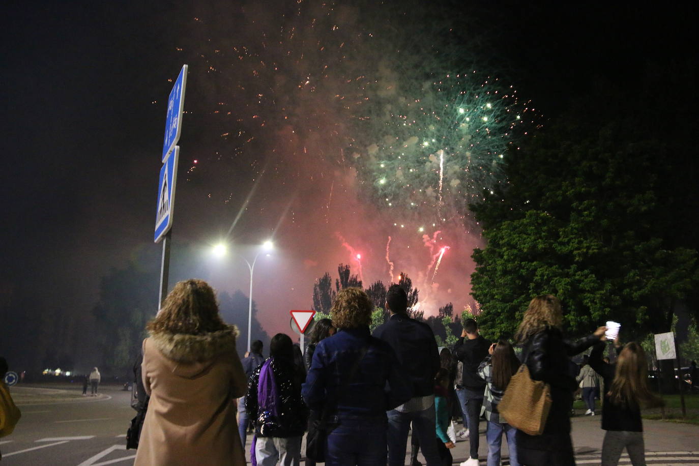 La lluvia hizo una pausa para León volviera a disfrutar de la noche más mágica 